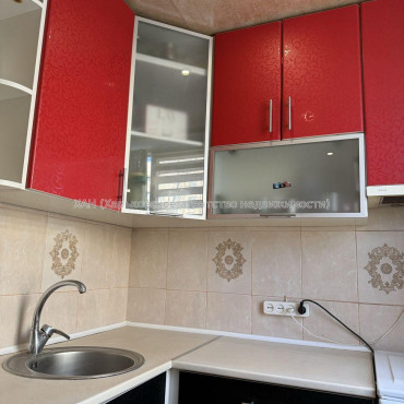 Продам квартиру, Зерновой пер. , 2 кім., 45 м², косметический ремонт 