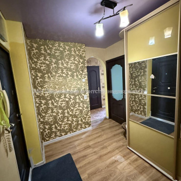 Продам квартиру, Зерновой пер. , 2 кім., 45 м², косметический ремонт 