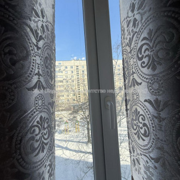 Продам квартиру, Зерновой пер. , 2 кім., 45 м², косметический ремонт 