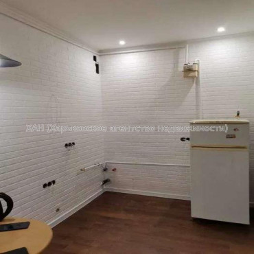 Продам квартиру, Динамовская ул. , 2 кім., 54 м², капитальный ремонт 