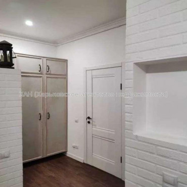 Продам квартиру, Динамовская ул. , 2 кім., 54 м², капитальный ремонт 