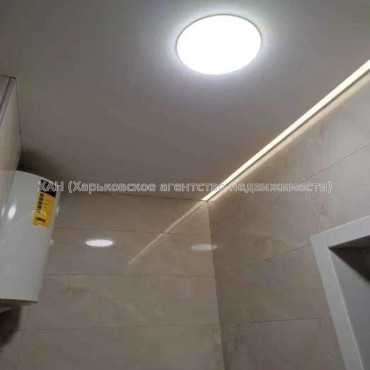 Продам квартиру, Динамовская ул. , 2 кім., 54 м², капитальный ремонт 