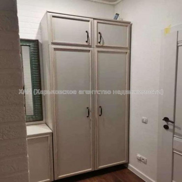 Продам квартиру, Динамовская ул. , 2 кім., 54 м², капитальный ремонт 