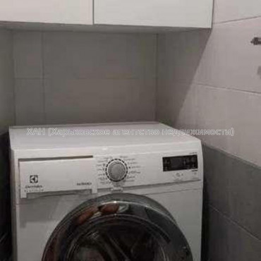 Продам квартиру, Динамовская ул. , 2 кім., 54 м², капитальный ремонт 