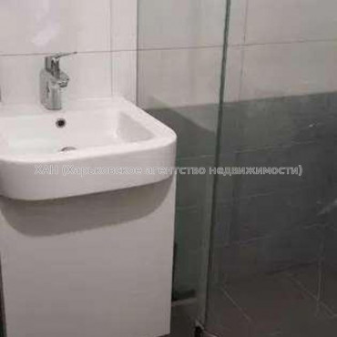 Продам квартиру, Динамовская ул. , 2 кім., 54 м², капитальный ремонт 