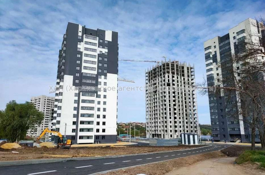 Продам квартиру, Непокоренных ул. , 2 кім., 61 м², без внутренних работ 