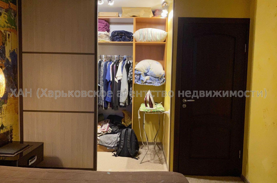 Продам квартиру, Победы просп. , 3  ком., 65 м², капитальный ремонт 