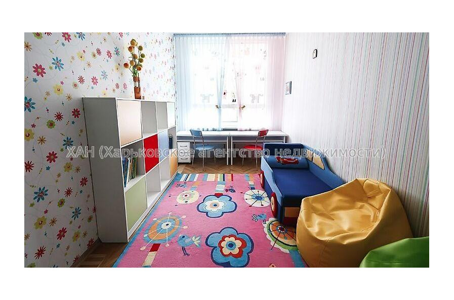 Продам квартиру, Чайковская ул. , 3  ком., 100 м², капитальный ремонт 