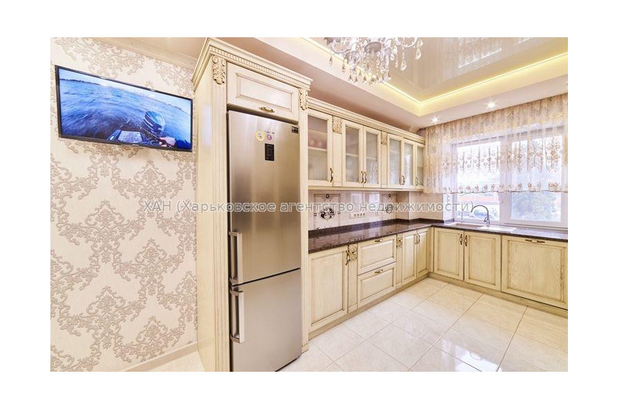 Продам квартиру, Переяславская ул. , 3  ком., 106 м², авторский дизайн 