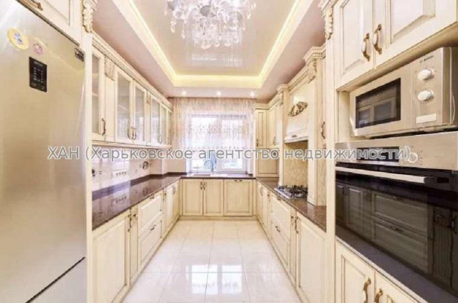 Продам квартиру, Переяславская ул. , 3  ком., 106 м², авторский дизайн 