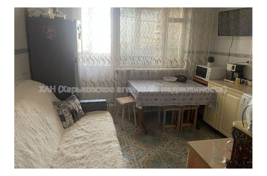 Продам квартиру, Болградская ул. , 4 кім., 80 м², косметический ремонт 