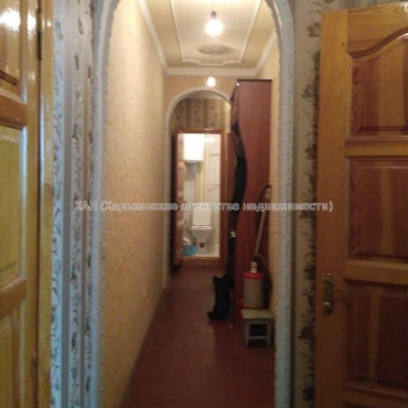 Продам квартиру, Болградская ул. , 4 кім., 80 м², косметический ремонт 