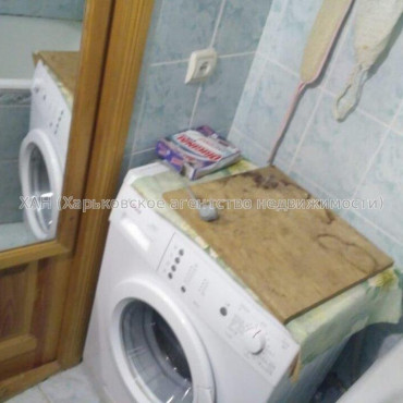 Продам квартиру, Болградская ул. , 4 кім., 80 м², косметический ремонт 