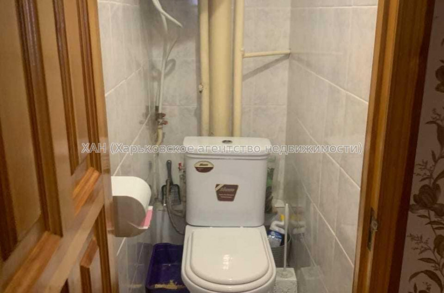 Продам квартиру, Болградская ул. , 4 кім., 80 м², косметический ремонт 