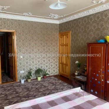 Продам квартиру, Болградская ул. , 4 кім., 80 м², косметический ремонт 