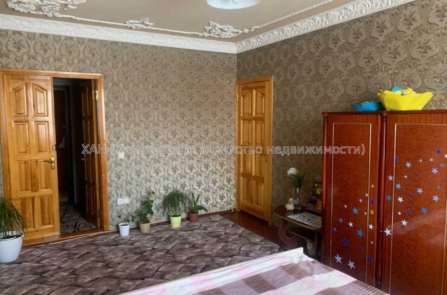Продам квартиру, Болградская ул. , 4 кім., 80 м², косметический ремонт 