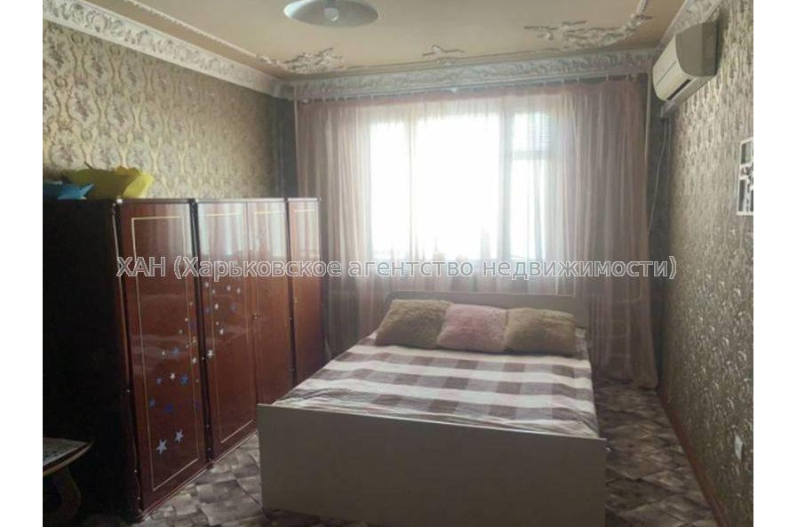 Продам квартиру, Болградская ул. , 4 кім., 80 м², косметический ремонт 