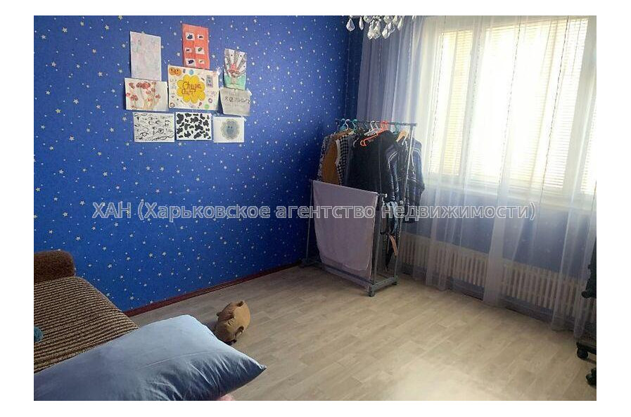 Продам квартиру, Болградская ул. , 4 кім., 80 м², косметический ремонт 