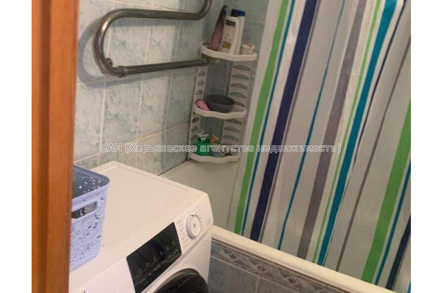 Продам квартиру, Болградская ул. , 4 кім., 80 м², косметический ремонт 
