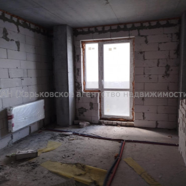Продам квартиру, Качановская ул. , 3 кім., 90 м², без внутренних работ 