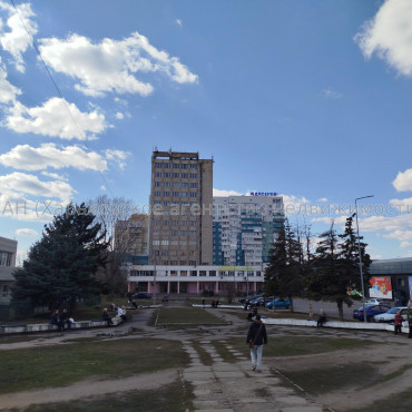 Продам квартиру, Качановская ул. , 3 кім., 90 м², без внутренних работ 