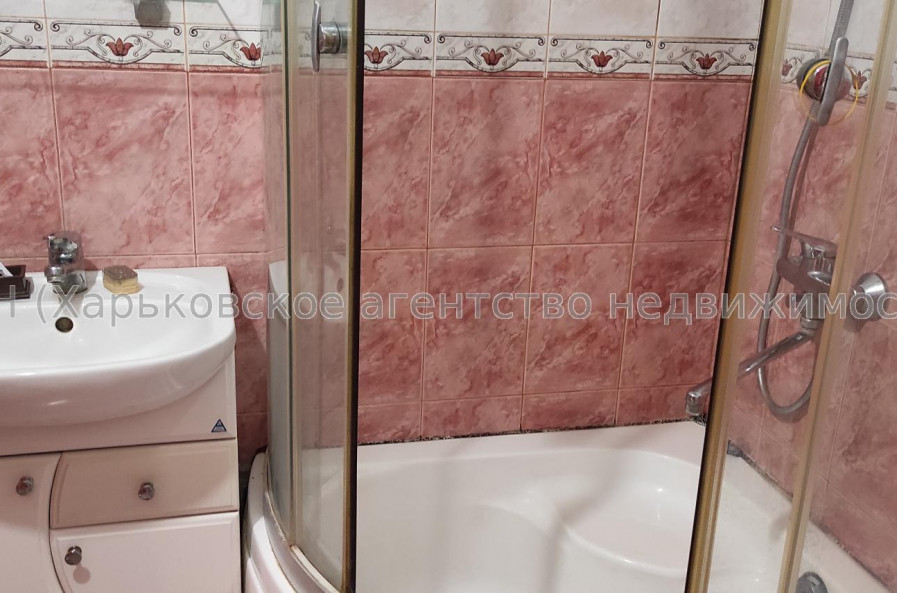 Здам квартиру, Валентиновская ул. , 13Б , 2 кім., 45 м², капитальный ремонт 