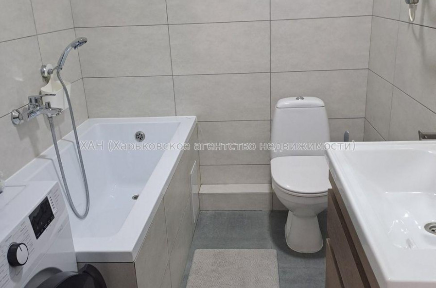 Продам квартиру, Барабашова академика ул. , 1 кім., 36 м², капитальный ремонт 