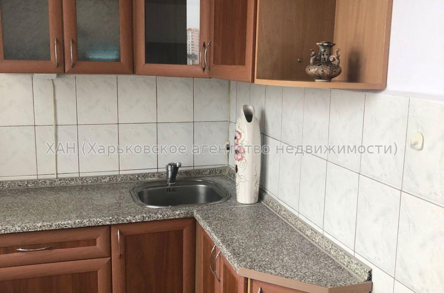 Продам квартиру, Людвига Свободы просп. , 1  ком., 33 м², косметический ремонт 