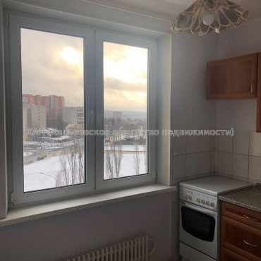 Продам квартиру, Людвига Свободы просп. , 1 кім., 33 м², косметический ремонт 