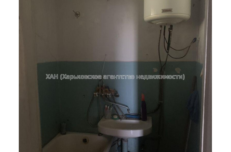 Продам квартиру, Богдана Хмельницкого ул. , 3  ком., 54 м², без ремонта 