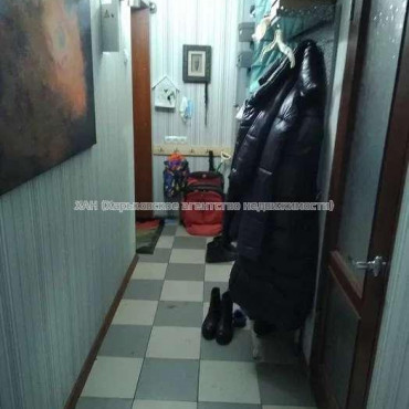 Продам квартиру, Тринклера ул. , 2 кім., 42 м², капитальный ремонт 