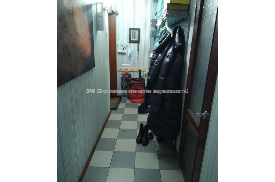 Продам квартиру, Тринклера ул. , 2 кім., 42 м², капитальный ремонт 