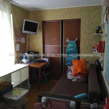 Продам квартиру, Тринклера ул. , 2 кім., 42 м², капитальный ремонт 