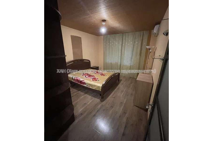 Продам квартиру, Науки просп. , 3 кім., 78 м², капитальный ремонт 