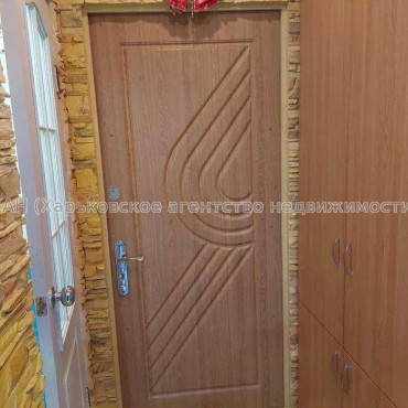 Продам квартиру, Познанская ул. , 8Б , 1 кім., 28 м², капитальный ремонт 