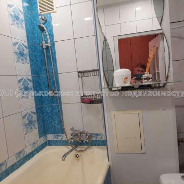 Продам квартиру, Познанская ул. , 8Б , 1 кім., 28 м², капитальный ремонт 