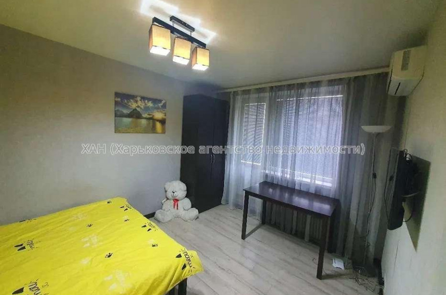 Продам квартиру, Шатиловская ул. , 1  ком., 28 м², капитальный ремонт 