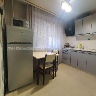 Продам квартиру, Шатиловская ул. , 1  ком., 28 м², капитальный ремонт 
