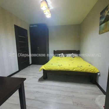 Продам квартиру, Шатиловская ул. , 1  ком., 28 м², капитальный ремонт 