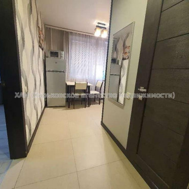 Продам квартиру, Шатиловская ул. , 1  ком., 28 м², капитальный ремонт 