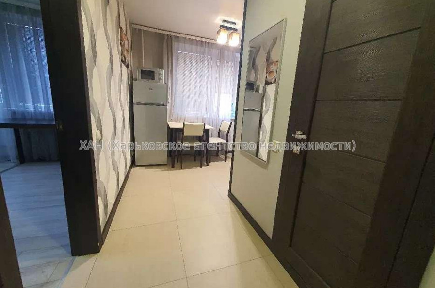 Продам квартиру, Шатиловская ул. , 1  ком., 28 м², капитальный ремонт 