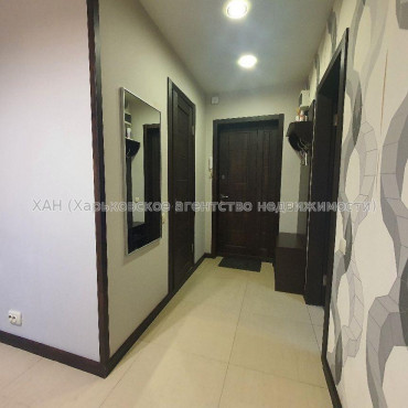 Продам квартиру, Шатиловская ул. , 1  ком., 28 м², капитальный ремонт 