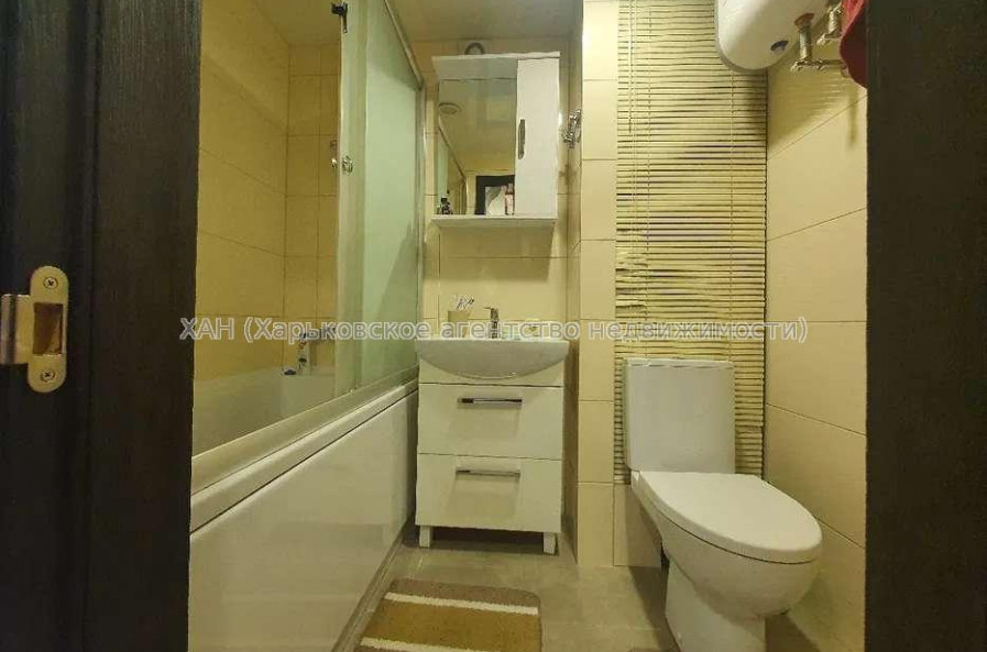 Продам квартиру, Шатиловская ул. , 1  ком., 28 м², капитальный ремонт 