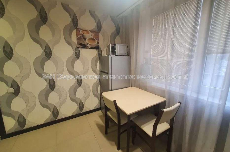 Продам квартиру, Шатиловская ул. , 1  ком., 28 м², капитальный ремонт 