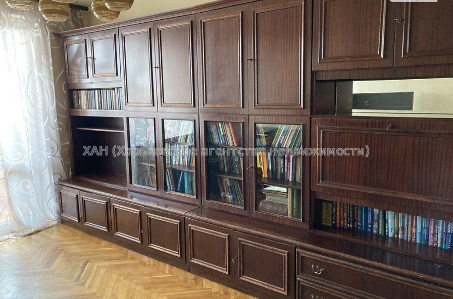 Продам квартиру, Гвардейцев Широнинцев ул. , 3  ком., 67 м², капитальный ремонт 