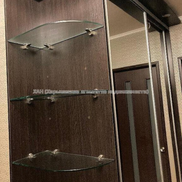 Продам квартиру, Гвардейцев Широнинцев ул. , 3 кім., 67 м², капитальный ремонт 