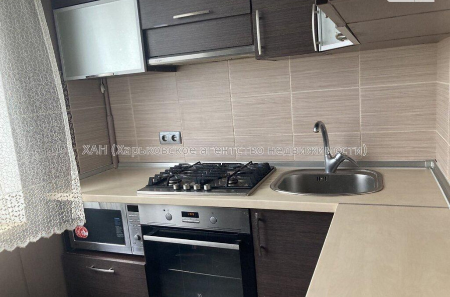 Продам квартиру, Гвардейцев Широнинцев ул. , 3  ком., 67 м², капитальный ремонт 