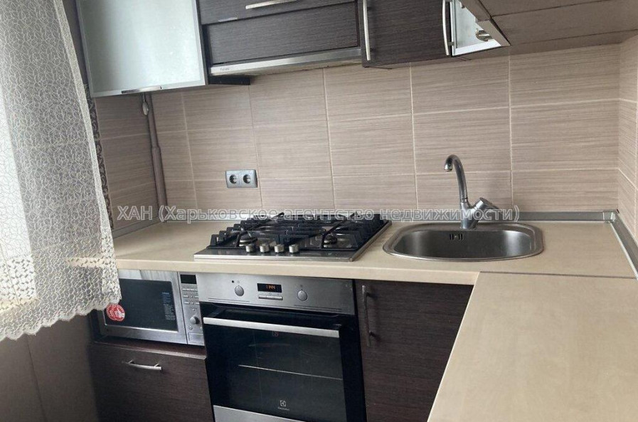 Продам квартиру, Гвардейцев Широнинцев ул. , 3  ком., 67 м², капитальный ремонт 