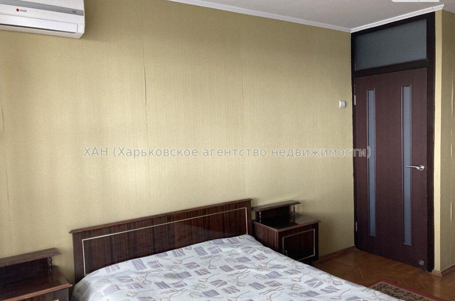 Продам квартиру, Гвардейцев Широнинцев ул. , 3  ком., 67 м², капитальный ремонт 