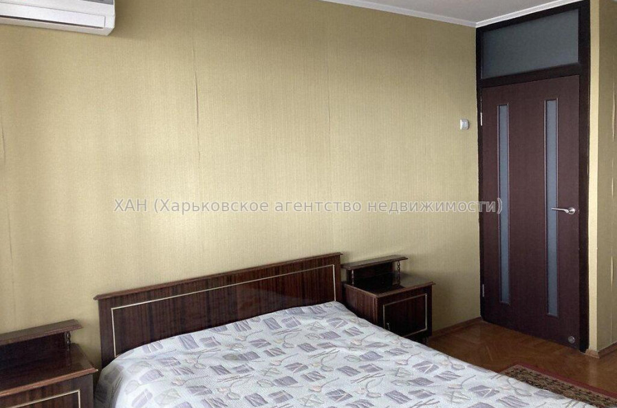 Продам квартиру, Гвардейцев Широнинцев ул. , 3  ком., 67 м², капитальный ремонт 